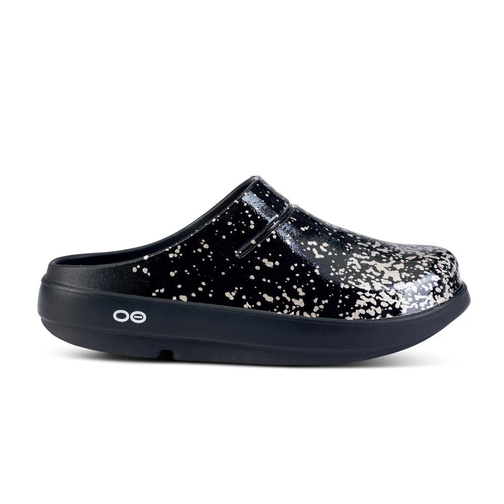 'OOFOS' Women's OOcloog Clog Limited Edition - Black / Champagne Pop 1 'OOFOS' Women's OOcloog Clog Limited Edition - Black / Champagne Pop